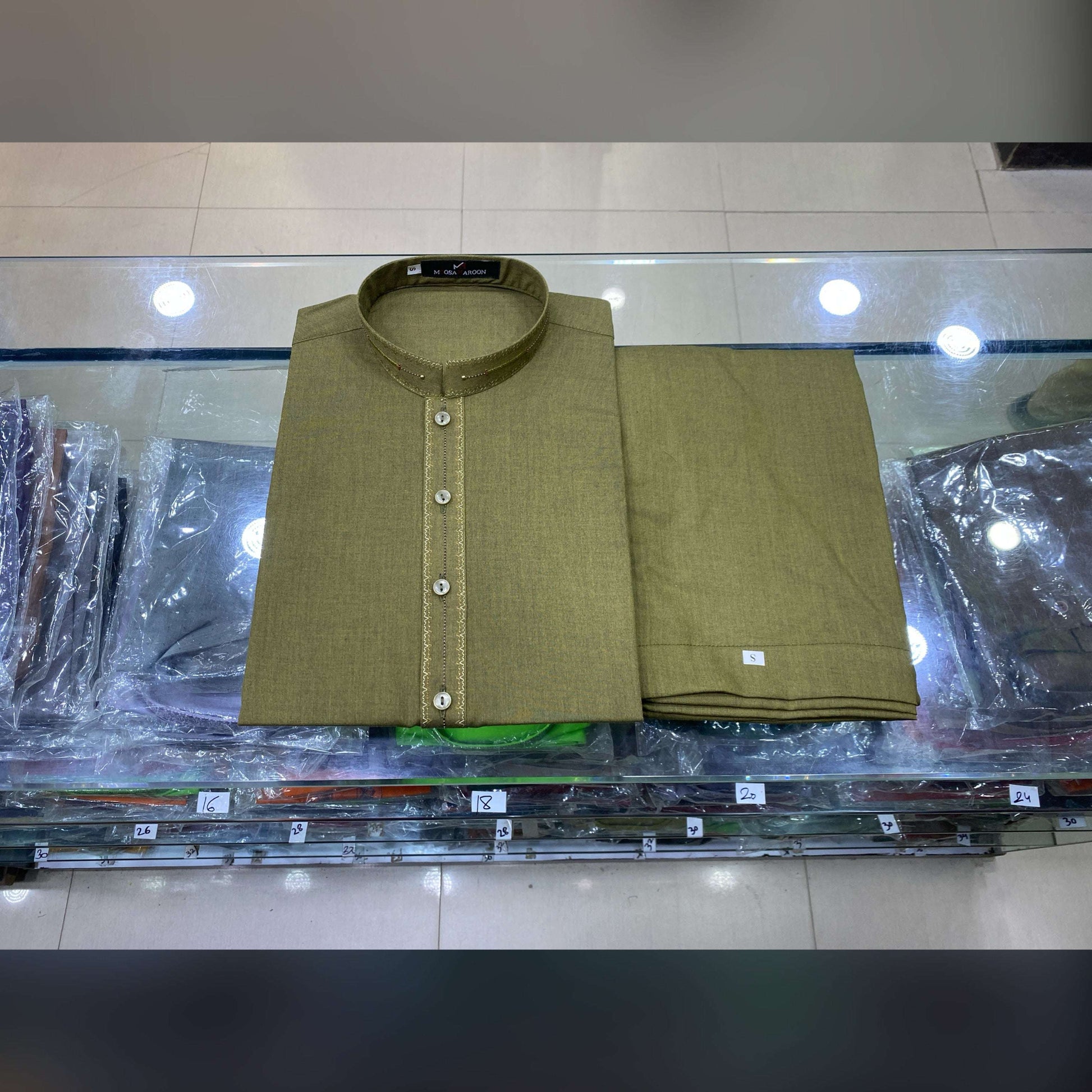 Dhaani Green Embroidered Kurta Pajama/Shalwar